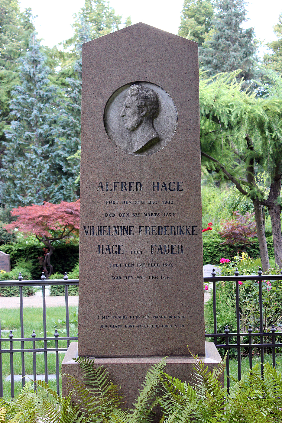Gravmæle, Alfred Hage