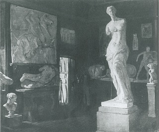 Ukendt kunstner, Antiksalens søndre hjørnekabinet med Venus fra Milo, 1840?, privateje