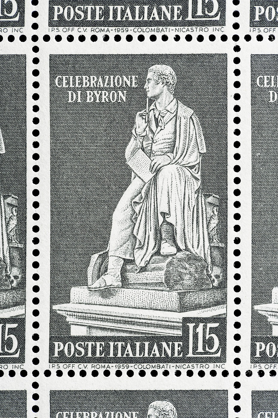Ark med 50 italienske frimærker med Thorvaldsens statue af George Gordon Byron