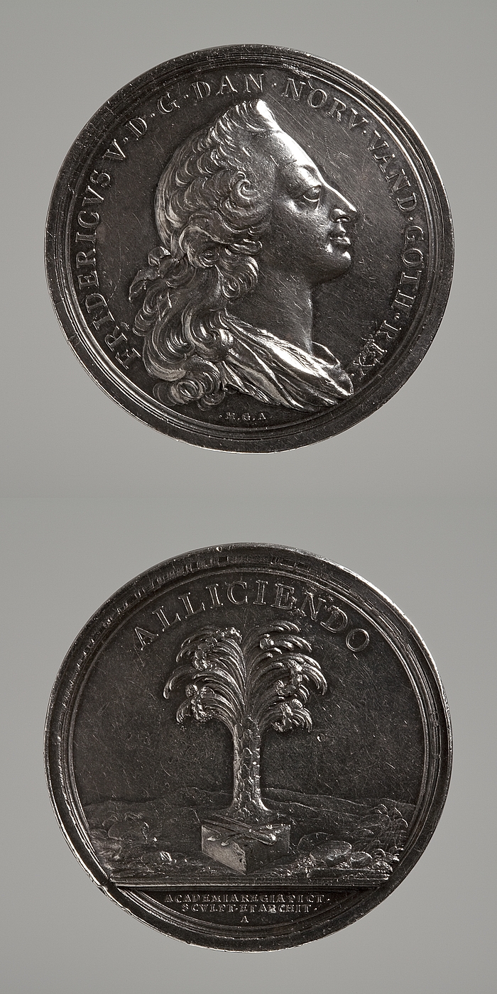 Medalje forside: Frederik 5. Medalje bagside: Palmetræ