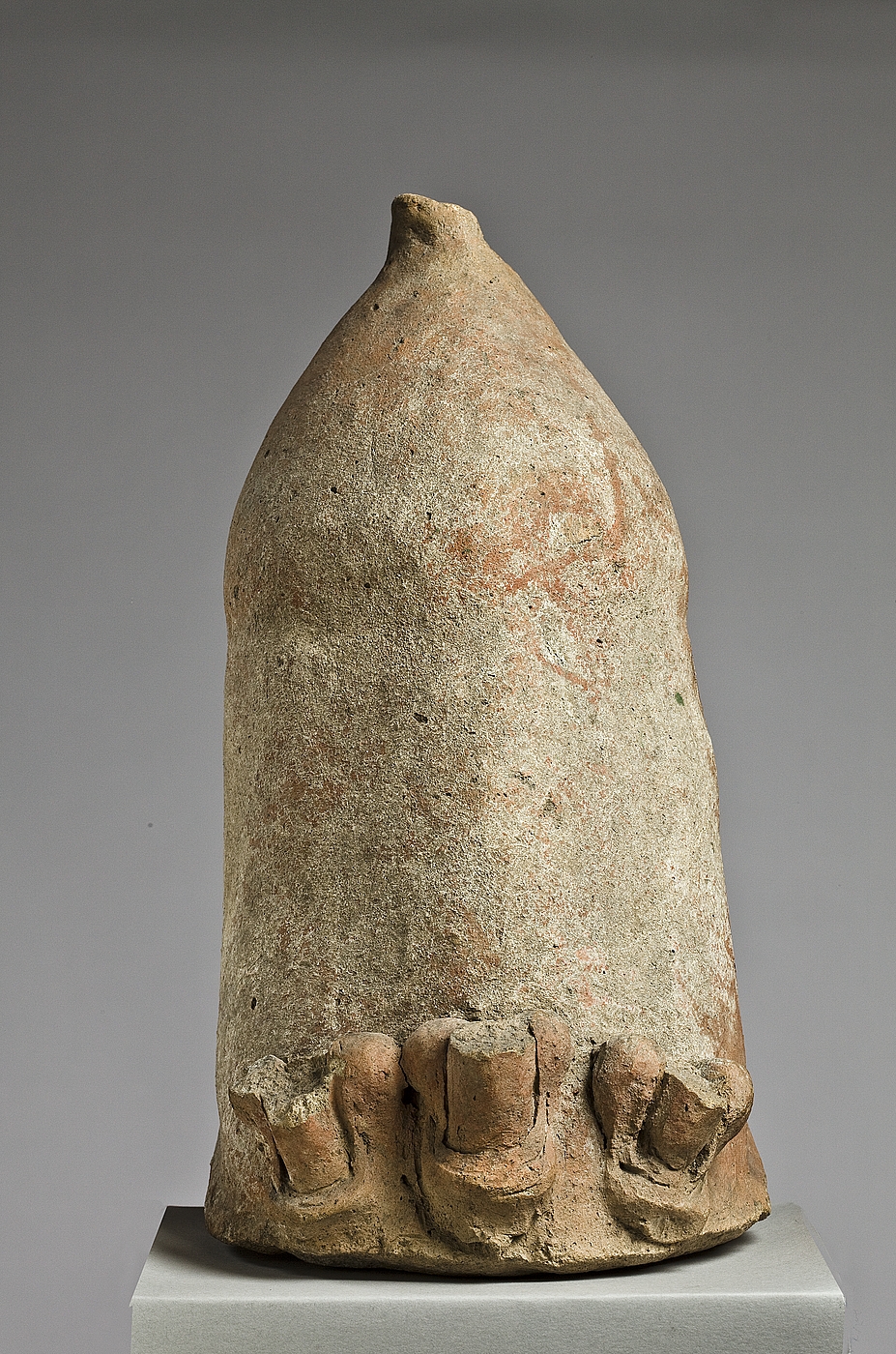 Anatomisk votiv i form af en kollossal fallos med tre mindre falloi. Etruskisk-italisk