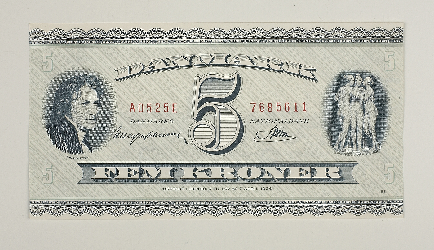 Dansk 5-krone-seddel med portræt af Thorvaldsen og de tre gratier