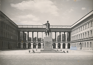 Poniatowski-statuen på Pilsudski-pladsen, 1935