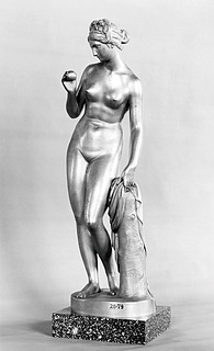 Pietro Galli og Wilhelm Hopfgarten efter Bertel Thorvaldsen, Venus med æblet, forgyldt bronze, 1821-1824, Kongernes Samling, Amalienborg, København, inv.nr. 20-79.