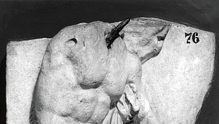 Votivrelief med Asklepios (?). Græsk hellenistisk (detalje)