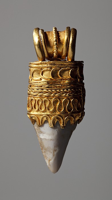 Amulet with a shark\u0026#39;s tooth. Etruscan H1862 - Thorvaldsensmuseum