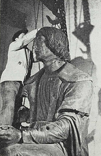 Statuen af Copernicus sættes i stand, Warszawa 1949