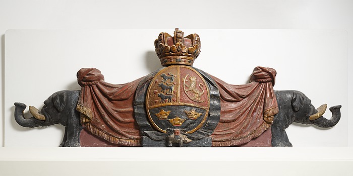 Королевский герб Дании