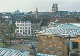 Forhalspartiets sydside set fra Christiansborg mod Gammel Strand