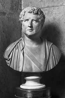 Thorvaldsen: Buste af grev Arthur Potočki. 1829. Marmor. (I Potočki’ernes gravkapel i katedralen på Wavel, Krakòw)