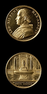 Medalje forside: Leo 12. Medalje bagside: Baptisteriet i Santa Maria Maggiore i Rom