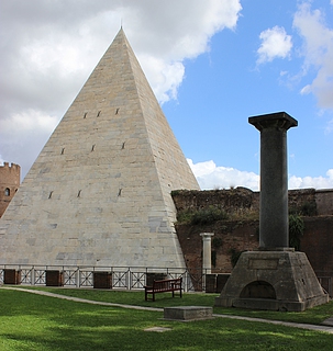Rauch & Thorvaldsen: Gravmæle for Sydney Bowles, ved Cestius-pyramiden, Cimitero Acattolico